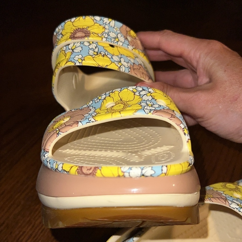 Crocs Classic Mega Crush Retro Floral Sandals Women’s Sz 8 - Picture 8 of 11